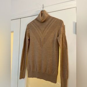 Banana Republic 100% Merino Wool Tan Turtleneck Sweater Women’s Size Small